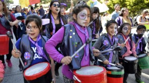 Cientos de niños marcharon en Bariloche por sus derechos