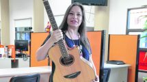 Imagen de Macarena Montovi: exploradora de la música del mundo desde las orillas del Limay