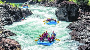 Murió una mujer mientras practicaba rafting, cerca de El Bolsón: el río la arrastró 400 metros