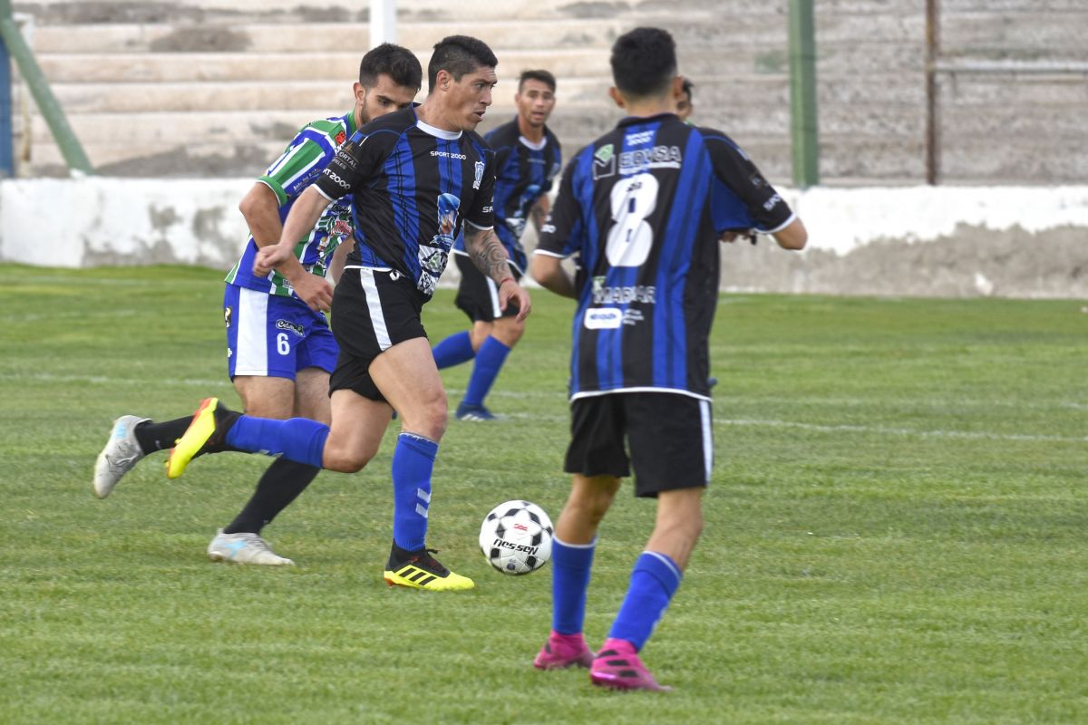 Rincón y Maronese comparte la cima del Grupo 4. El León visita a Centenario y el Dino a Eucalipto.