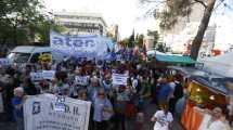 Imagen de Numerosa marcha de apoyo a Evo Morales en Neuquén