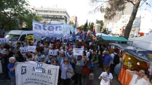 Numerosa marcha de apoyo a Evo Morales en Neuquén