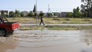 Gaido busca regularizar el barrio militar en Neuquén