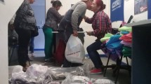 Imagen de Desocupados se disputan mercadería, colchones y frazadas; hoy se realizaron tres allanamientos