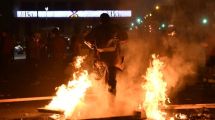 Imagen de Noche de furia en Osorno en el cuarto paro general de Chile