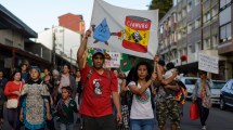 Imagen de Con críticas a la gobernadora, marcharon contra la megaminería en Bariloche