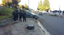 Imagen de Un conductor se quedó dormido y chocó en la Costanera de Bariloche