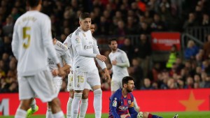 Barcelona – Real Madrid:  un clásico sin goles y cruzado por las protestas