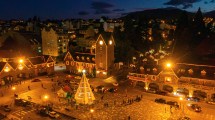 Imagen de Comienza «Navidad en Bariloche», con el árbol gigante y espectáculos musicales