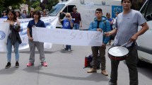 Imagen de Trabajadores se manifiestan ante el posible cierre del sanatorio Del Sol