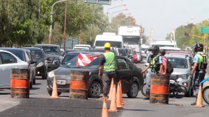 Mañana continuarán los trabajos de asfalto sobre la ruta 22