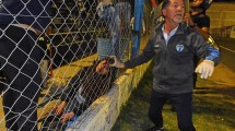 Imagen de La madre del jugador que recibió un piedrazo tiene una fractura en el cráneo