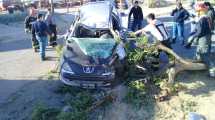 Imagen de Un conductor murió tras chocar contra dos árboles  en Plaza Huincul