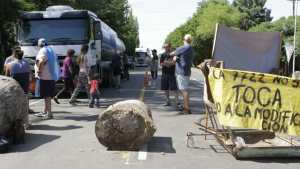 Marcha en Neuquén contra la megaminería y la represión