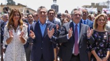 Imagen de Macri y Fernández compartieron una misa a dos días del traspaso