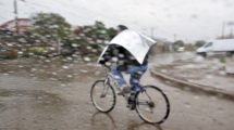 Imagen de Nieve y lluvia en Neuquén este lunes a la noche: el viento zonda, «pegado» y con alerta en Mendoza