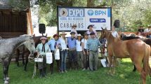 Imagen de Agustín fue el jinete más hábil y rápido en Junín de los Andes: se ganó un potro