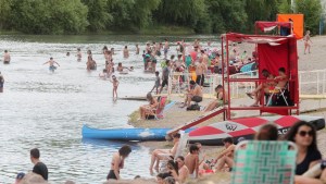 La burbuja del verano que prueban para balnearios de Neuquén por el coronavirus