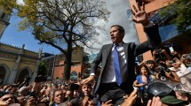 Imagen de Luego de momentos de tensión, Guaidó logró entrar al parlamento venezolano