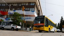 Imagen de Suspenderán los colectivos de Neuquén si el Municipio no paga su deuda