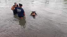 Imagen de Piden más buzos para encontrar al joven que se tiró en el canal de Cordero y no logró salir