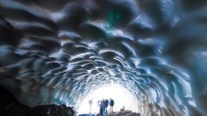 Comenzaron a formarse los túneles de hielo en el cerro La Torta de Esquel