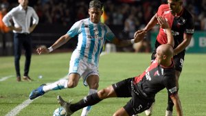 Racing no pudo con Colón en Santa Fe