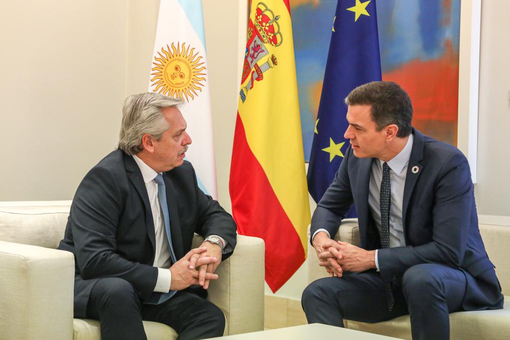 Los dos mandatarios ya se encuentran reunidos en el Palacio de la Moncloa, en Madrid.