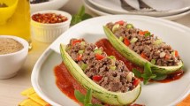 Imagen de Zucchini con relleno de carne picada en el menú