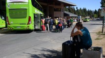 Imagen de Coronavirus: la terminal de Bariloche llena de gente que se quiere ir