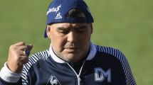 Imagen de Maradona bancó la decisión de los jugadores de River por no querer jugar