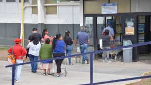 Supermercados abrirán en feriado y cambiarán horario de atención