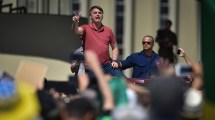 Imagen de Bolsonaro desafió las recomendaciones: participó de una jornada de manifestaciones