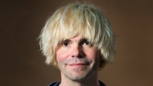 Tim Burgess hace exitosas reuniones en Twitter