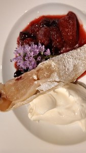 Strudel de manzana con compota de frutos rojos: la receta del cocinero Facundo González Annan