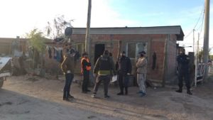 Hallan a menores hacinados en una precaria vivienda de Bahía Blanca