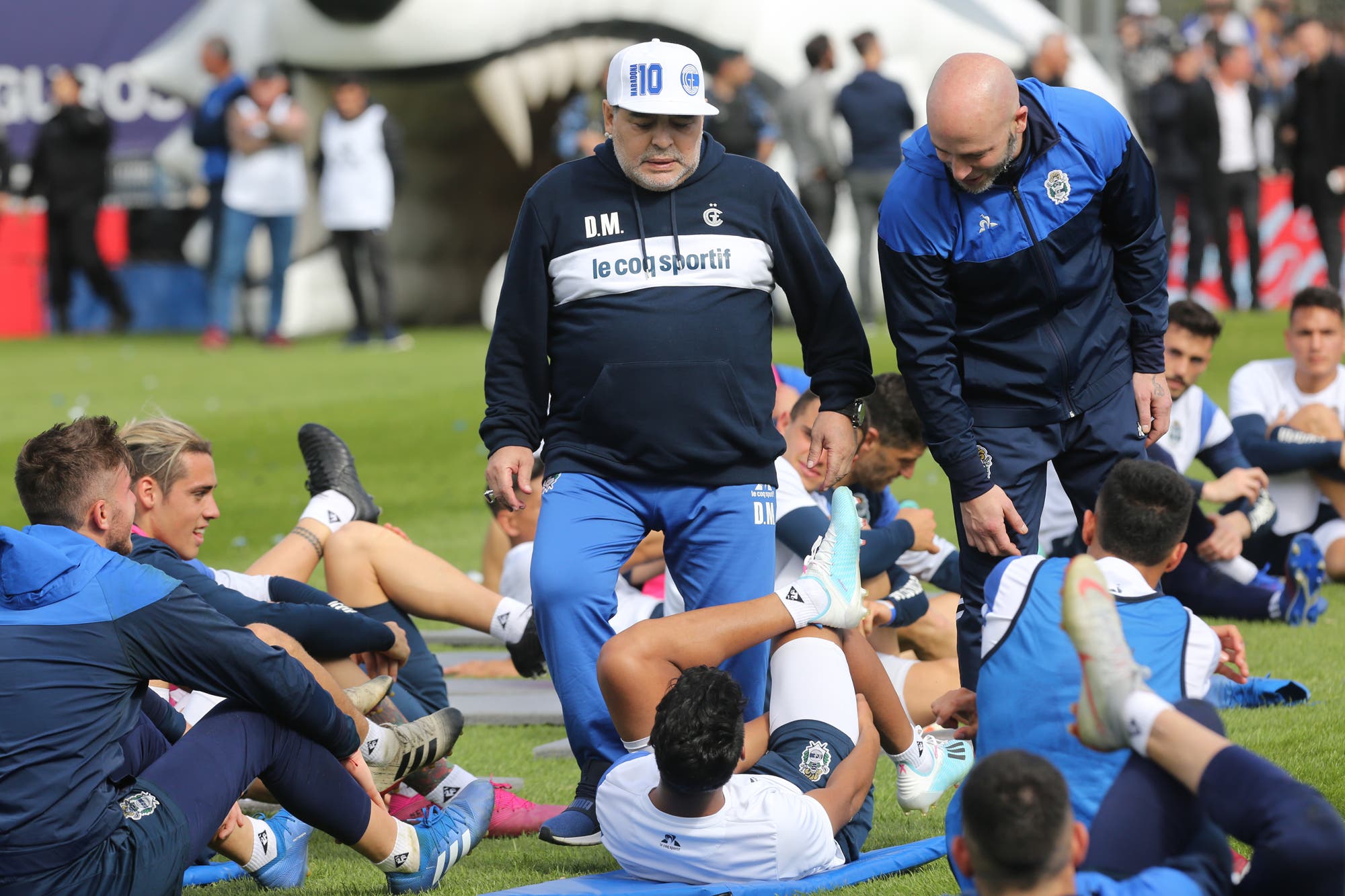 Diego y Sebastián Méndez, uno de sus ayudantes de campo en Gimnasia y Esgrima La Plata.