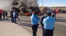 Imagen de Sigue el corte de mineros en Arroyito, pero levantaron el de Senillosa