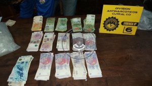 Fueron por violencia de género y encontraron medio kilo de cocaína