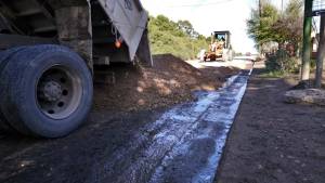 Repasan calles que quedaron deterioradas de la últimas lluvias en Viedma