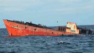 Hundieron un barco para ampliar el Parque Subacuático de Las Grutas