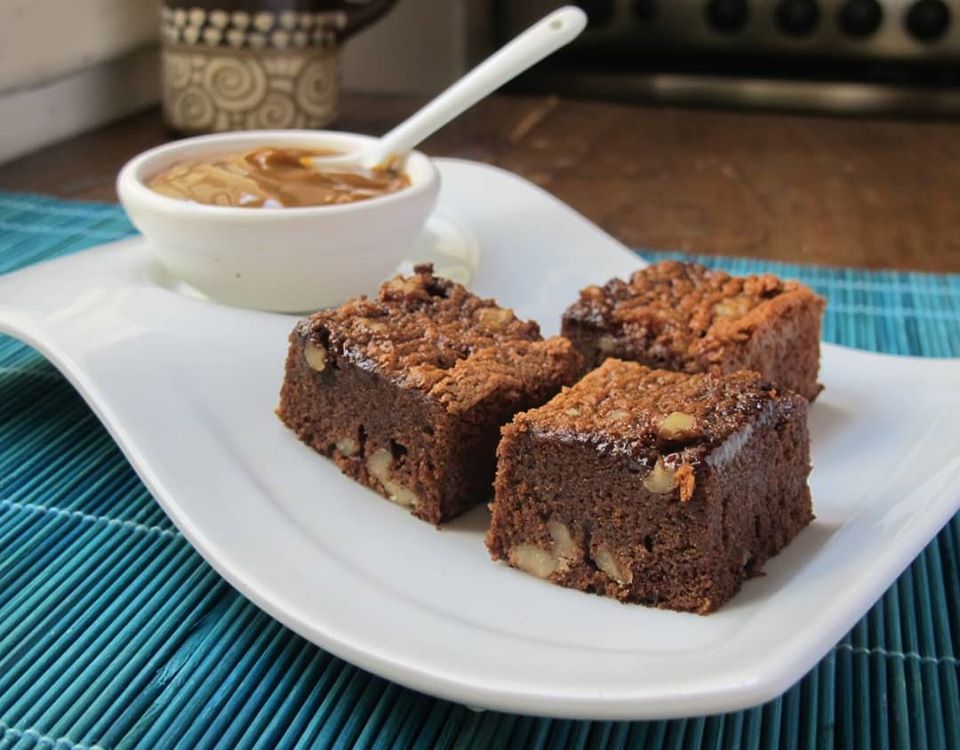 Qué te parecen unos brownies de avena fermentada