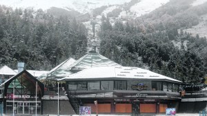 Garantizan un ingreso de $100.000 para temporarios del cerro Catedral