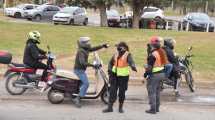 Imagen de Caravana de 70 motos realizó maniobras peligrosas en la zona del río, en Neuquén