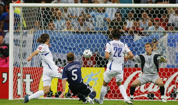 Un minuto y 26 pases: el golazo de Argentina a Serbia y Montenegro ...