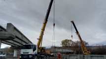 Imagen de Video: La crecida del Curí Leuvú sorprendió a quienes construyen el puente