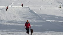 Imagen de La avalancha del cerro Catedral arrastró 250 metros a Mario Ruiz