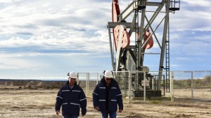 Desactivan paro con la inclusión de petroleros al plan de vacunación en Río Negro