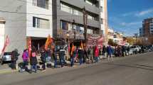 Imagen de Trabajadores piden que se rematen otros bienes de Cerámica Neuquén