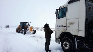 Gendarmería asistió a camiones chilenos que transportaban insumos para un hospital